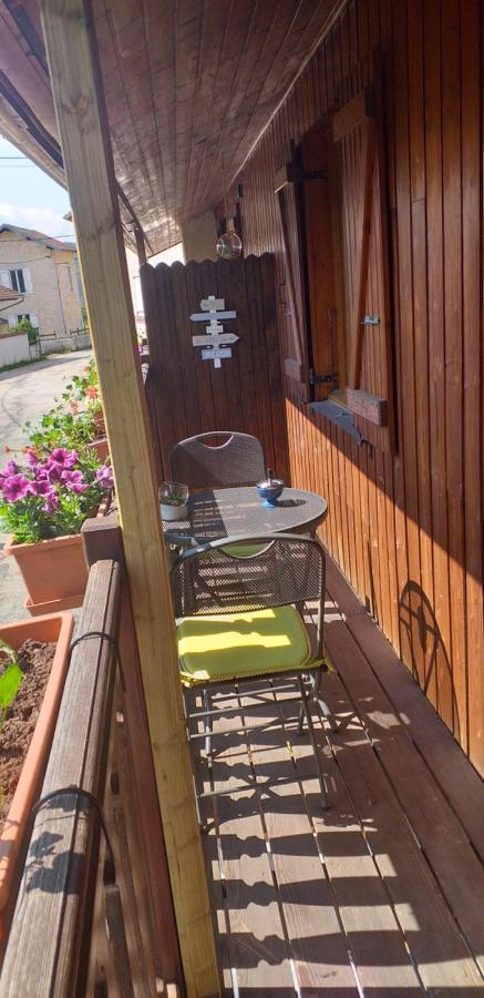 Bed and Breakfast Au Petit Bonheur Saint-Martin-du-Frene Exterior foto