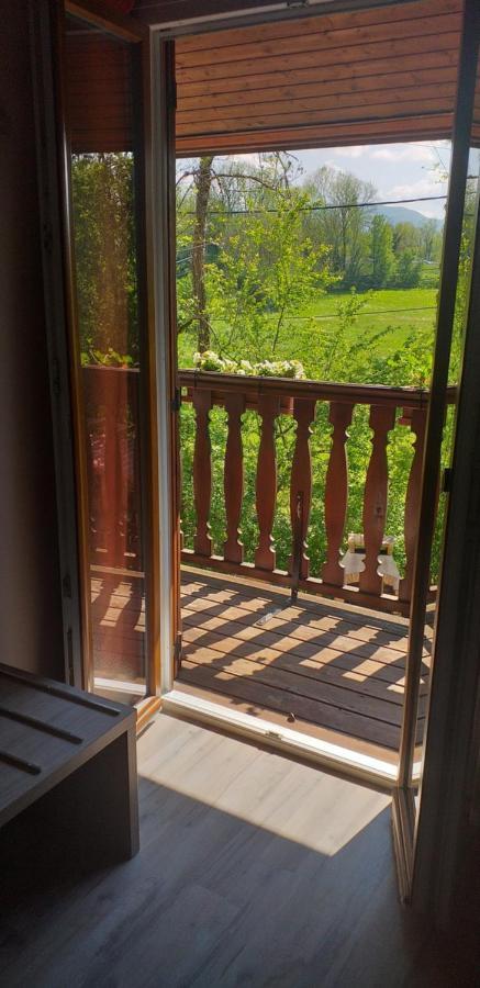 Bed and Breakfast Au Petit Bonheur Saint-Martin-du-Frene Exterior foto
